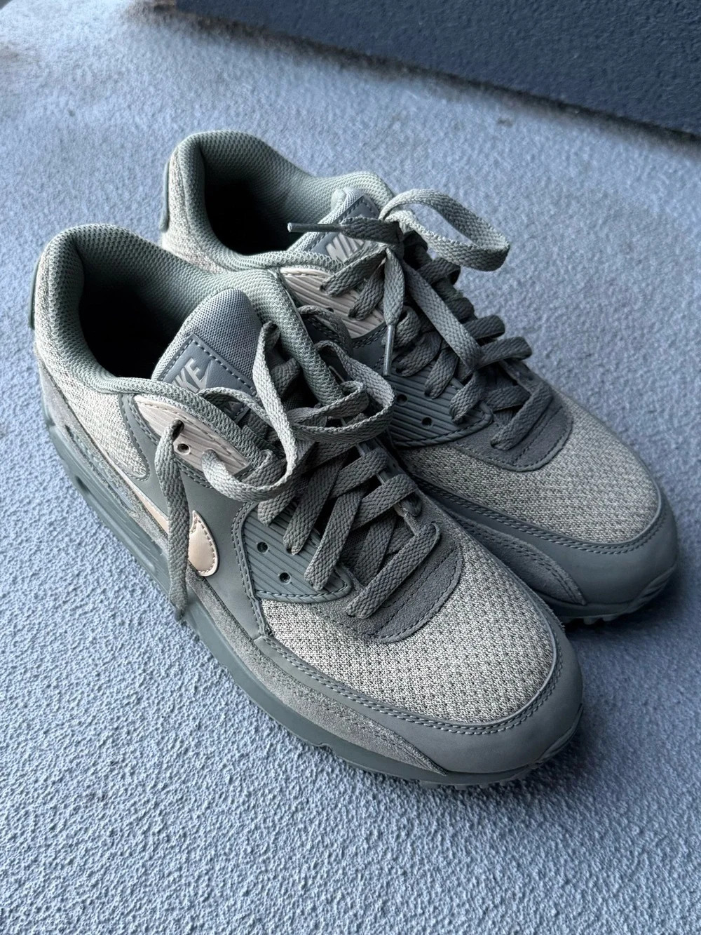 NIKE AIR MAX 90